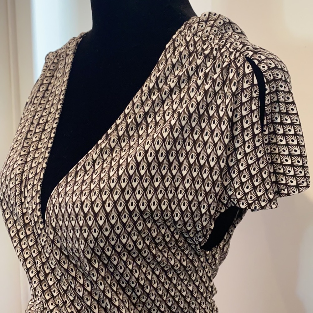 ann taylor gray and white wrap dress short sleeve